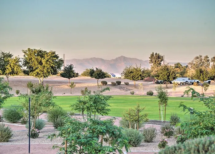 Backyard Oasis: Updated San Tan Valley Escape * Magma