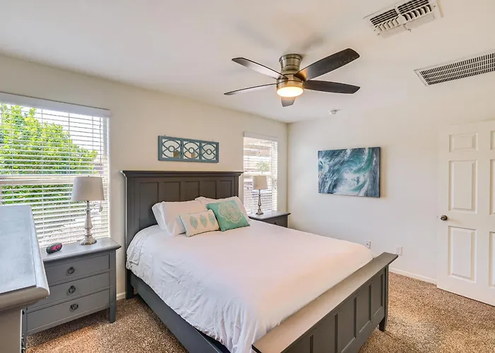 Holiday home Backyard Oasis: Updated San Tan Valley Escape *