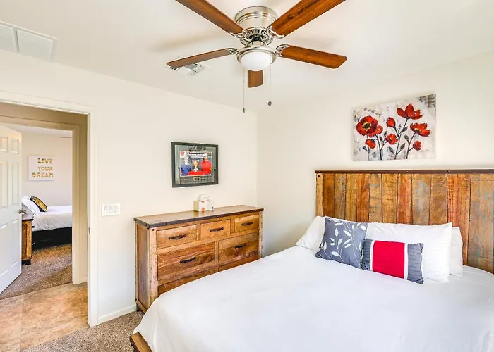 Backyard Oasis: Updated San Tan Valley Escape *