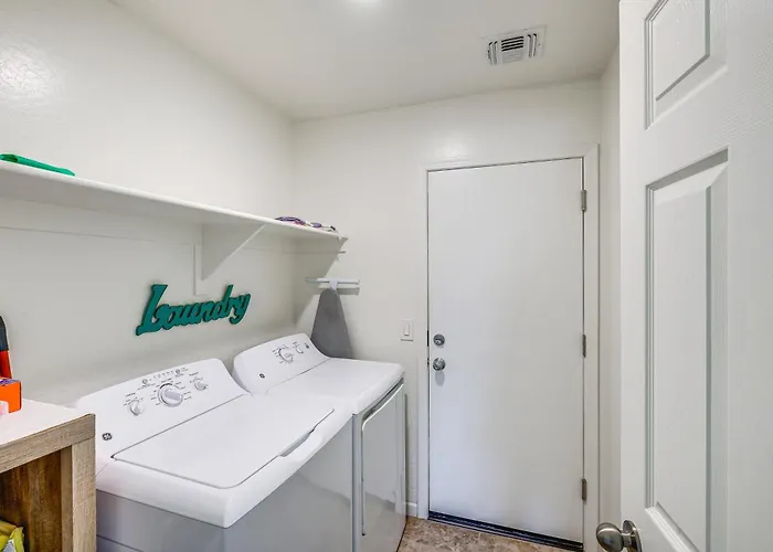 Backyard Oasis: Updated San Tan Valley Escape Holiday home *