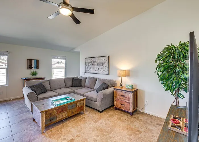 Holiday home Backyard Oasis: Updated San Tan Valley Escape Magma