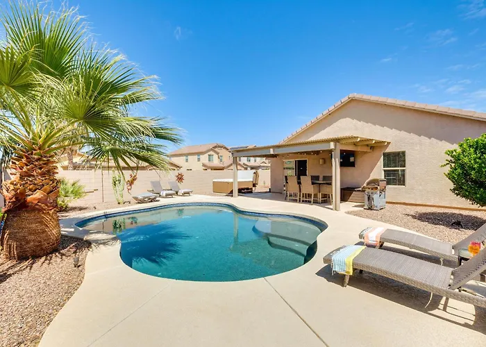 Backyard Oasis: Updated San Tan Valley Escape *