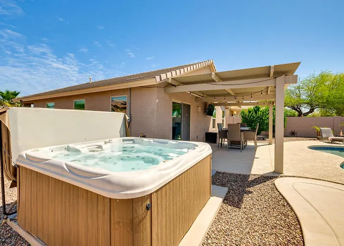 Holiday home Backyard Oasis: Updated San Tan Valley Escape Magma