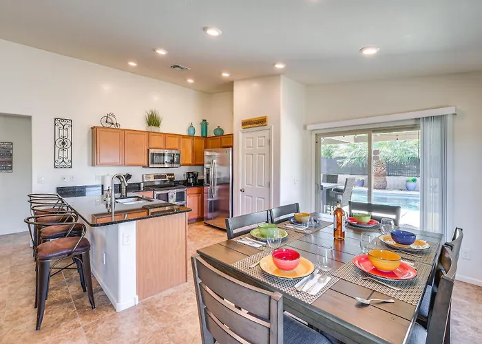 Backyard Oasis: Updated San Tan Valley Escape Holiday home Magma