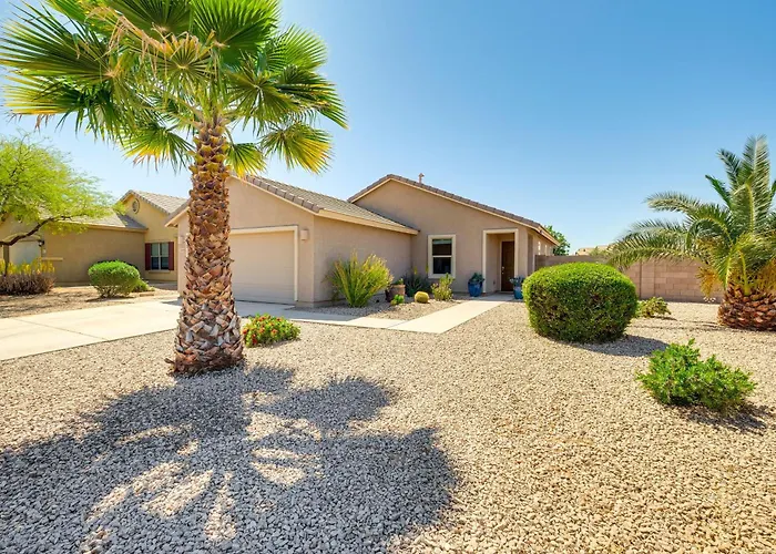 Backyard Oasis: Updated San Tan Valley Escape Holiday home