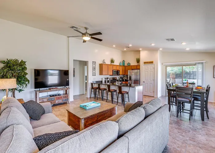 Backyard Oasis: Updated San Tan Valley Escape Holiday home Magma